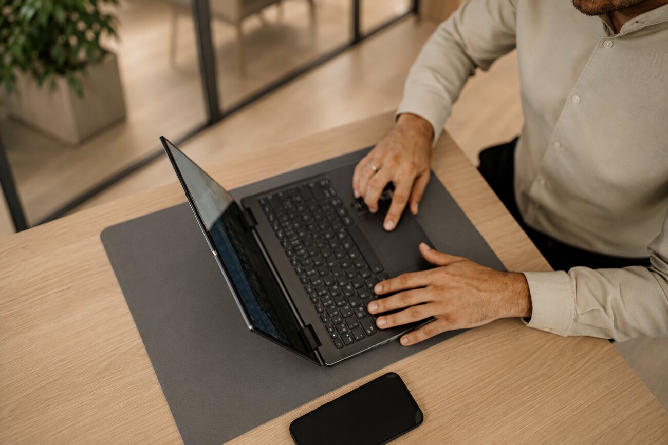 Digitale Mietverwaltung: Laptop, Smartphone und Tablet